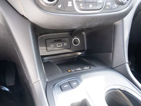 Used 2020 Chevrolet Equinox Premier AWD/4WD image 4