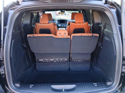 Certified 2024 Chrysler Pacifica Pinnacle image 26