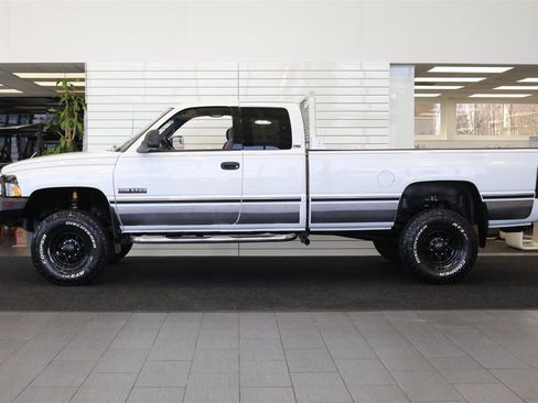 Used 1997 Dodge Ram 2500 Truck Laramie SLT image 4