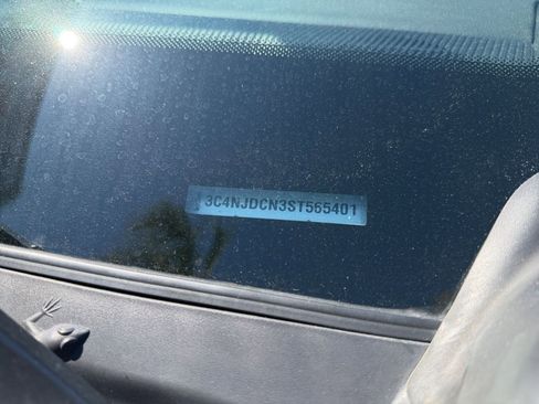 Used 2025 Jeep Compass Limited image 29