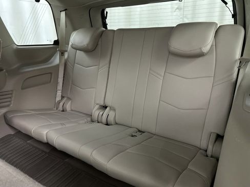 Used 2020 Cadillac Escalade Premium Luxury image 30