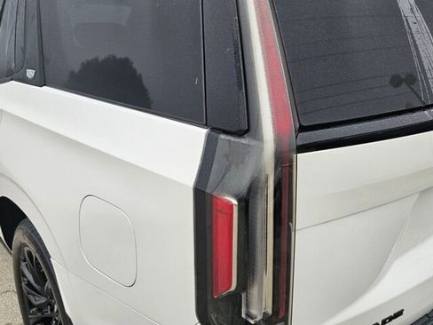 Certified 2023 Cadillac Escalade Sport Platinum w/ LPO, ONYX Package image 11