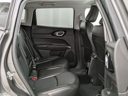 Used 2022 Jeep Compass Trailhawk AWD/4WD image 17
