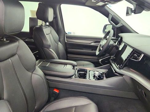 Used 2023 Jeep Wagoneer Series II w/ Premium Group I image 30