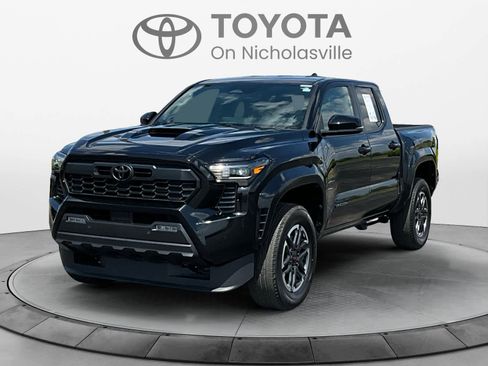Used 2024 Toyota Tacoma TRD Sport w/ TRD Sport Upgrade Package AWD/4WD image 1