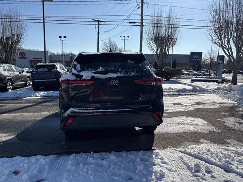 Certified 2020 Toyota Highlander XLE image 6