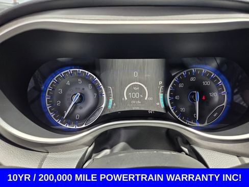 Used 2024 Chrysler Pacifica Touring-L FWD image 22