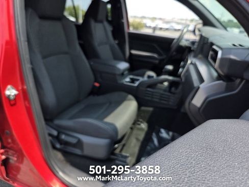 Used 2025 Toyota 4Runner SR5 AWD/4WD image 16