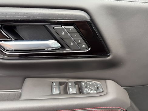 New 2026 GMC Yukon AT4 Ultimate w/ LPO, Floor Liner Package AWD/4WD image 28