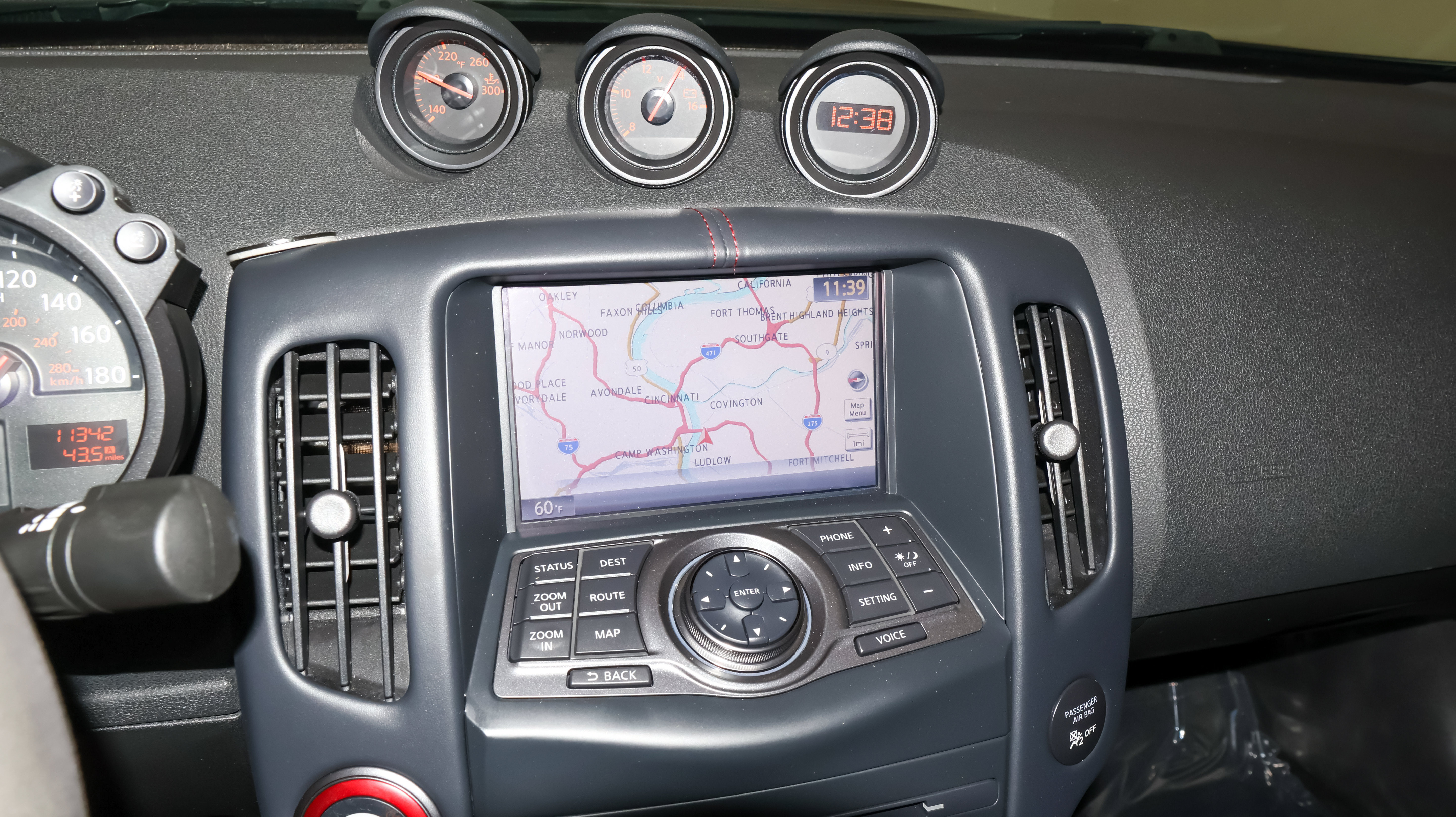 Used 2020 Nissan 370Z NISMO RWD image 20