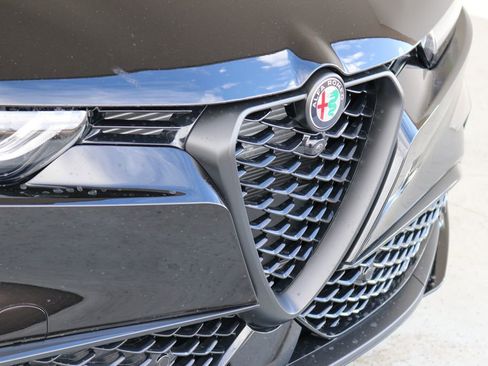 New 2025 Alfa Romeo Tonale image 12