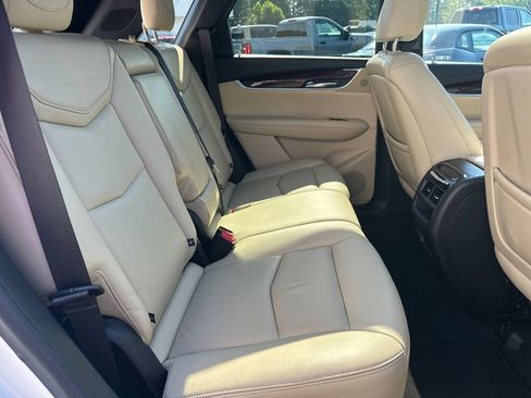 Used 2018 Cadillac XT5 Premium Luxury FWD image 15