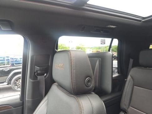 Used 2021 Chevrolet Tahoe High Country w/ Premium Package AWD/4WD image 9