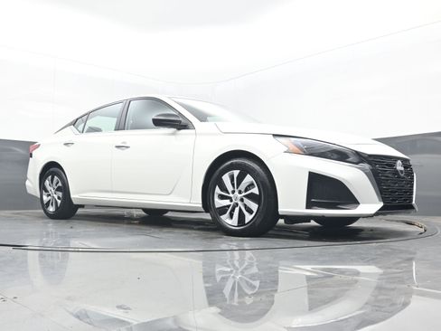 Certified 2025 Nissan Altima 2.5 S image 21