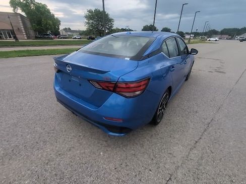 Used 2025 Nissan Sentra SR w/ SR Premium Package FWD image 5