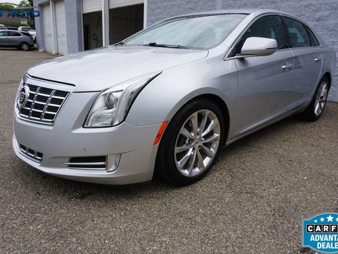 Used 2013 Cadillac XTS Luxury w/ Driver Awareness Package AWD/4WD image 3