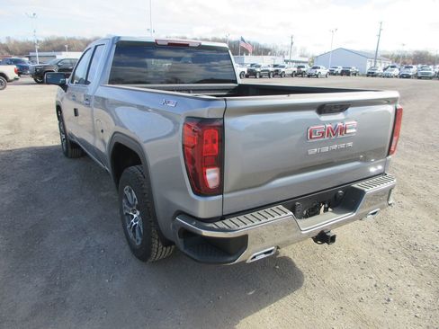 New 2026 GMC Sierra 1500 SLE image 7