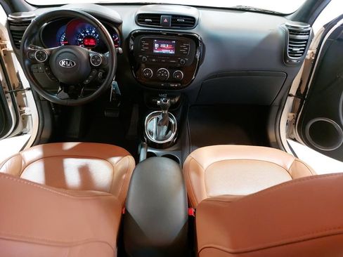 Used 2015 Kia Soul ! w/ Umber Package 1 FWD image 9