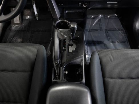 Used 2017 Toyota RAV4 LE image 19