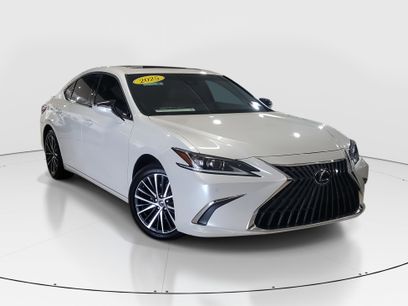 Used 2025 Lexus ES 300h w/ Premium Package