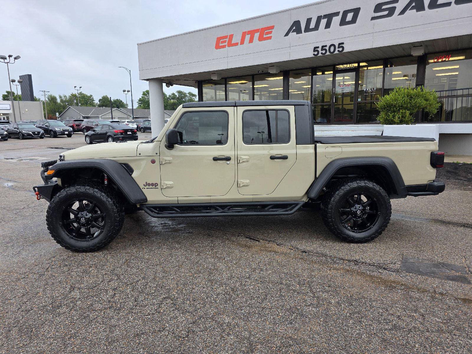 Used 2020 Jeep Gladiator Overland w/ Popular Equipment Package AWD/4WD image 8