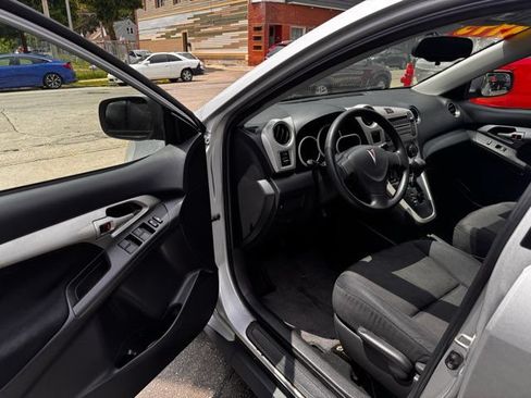 Used 2009 Pontiac Vibe w/ Preferred Package FWD image 8