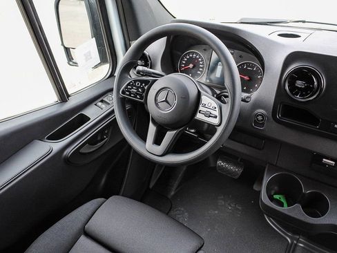 Used 2024 Mercedes-Benz Sprinter 144 Cargo image 33