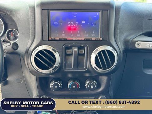 Used 2015 Jeep Wrangler Rubicon w/ Dual Top Group AWD/4WD image 13