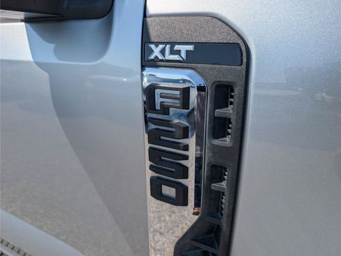 Used 2024 Ford F250 XLT AWD/4WD image 10