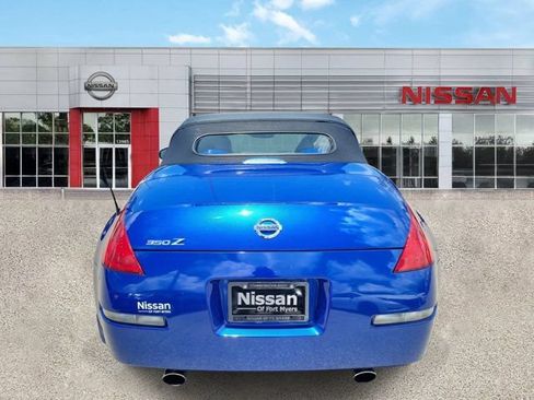 Used 2005 Nissan 350Z Touring RWD image 3