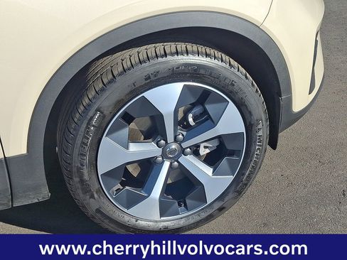 Certified 2025 Volvo XC40 B5 Core w/ Protection Package Premier image 9