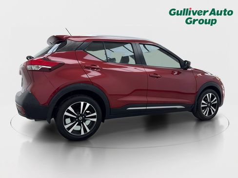 Used 2018 Nissan Kicks SR FWD image 9