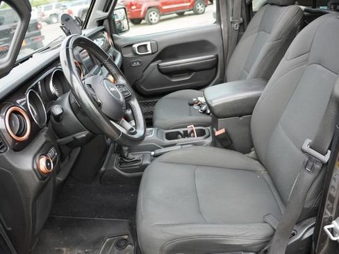 Used 2019 Jeep Wrangler Unlimited Sport AWD/4WD image 4