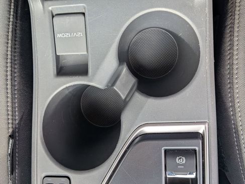 Used 2025 Subaru Crosstrek 2.0i Premium image 22