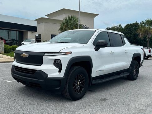 Used 2024 Chevrolet Silverado EV W/T AWD/4WD image 2