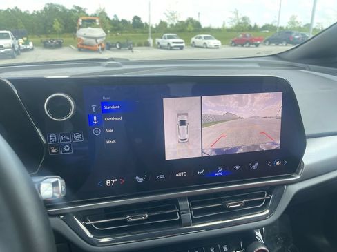 Used 2025 Chevrolet Equinox EV RS FWD image 18