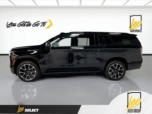 Used 2026 Chevrolet Suburban RST w/ Comfort Package AWD/4WD image 8