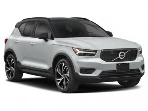 Used 2021 Volvo XC40 T4 R-Design image 6