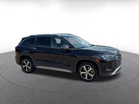 Used 2026 Volkswagen Tiguan SE AWD/4WD image 2