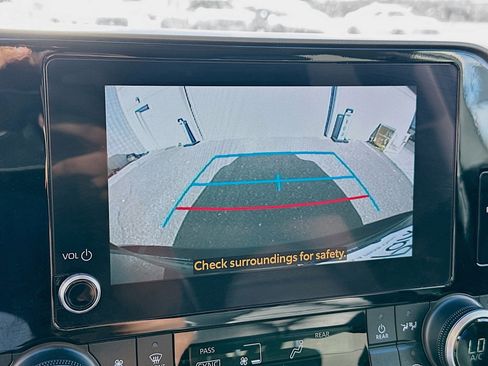 Used 2024 Toyota Highlander XLE image 22