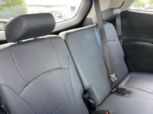 Used 2019 Buick Enclave Essence FWD image 23