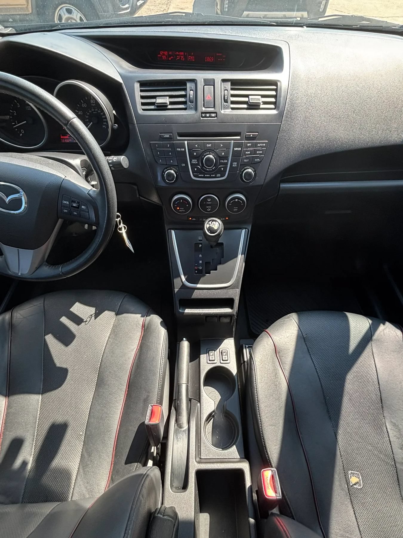 Used 2015 MAZDA MAZDA5 Grand Touring FWD image 11