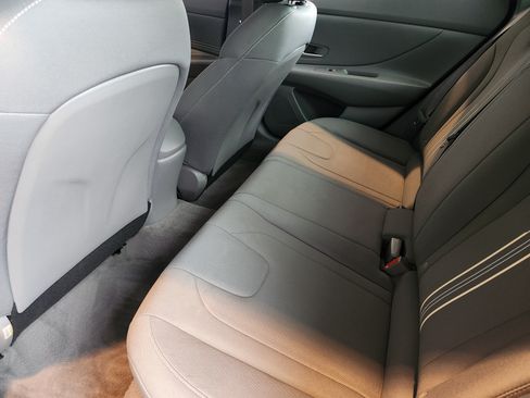Used 2023 Hyundai Elantra SEL w/ Convenience Package FWD image 30