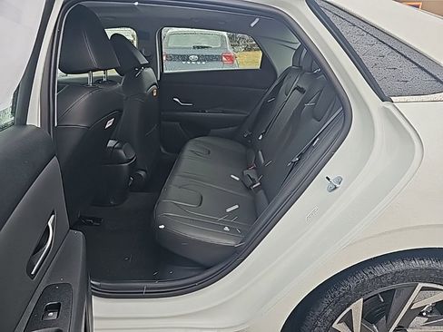 New 2026 Hyundai Elantra Limited FWD image 30