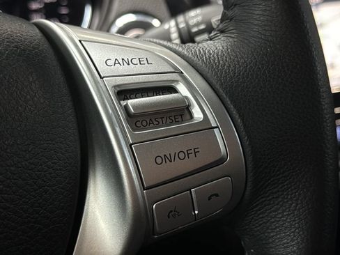 Used 2016 Nissan Rogue SL AWD/4WD image 25