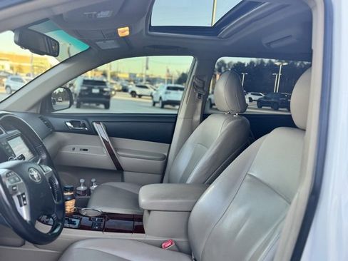 Used 2012 Toyota Highlander Limited image 6