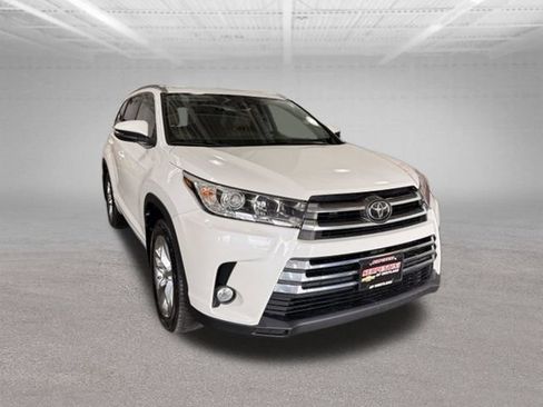 Used 2017 Toyota Highlander Limited AWD/4WD image 3