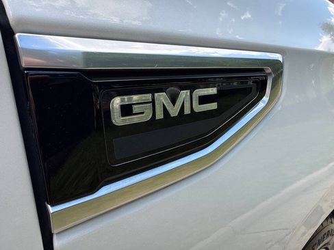 Used 2021 GMC Yukon Denali w/ LPO, Illumination Package AWD/4WD image 9