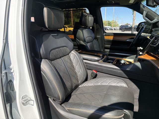 Used 2022 Jeep Grand Wagoneer Series III w/ Rear Seat Video Group 1 AWD/4WD image 26