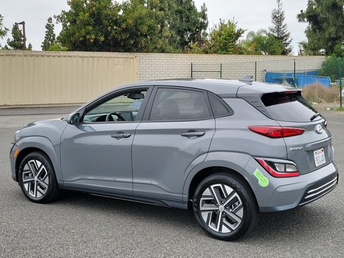 Used 2023 Hyundai Kona SE FWD image 29